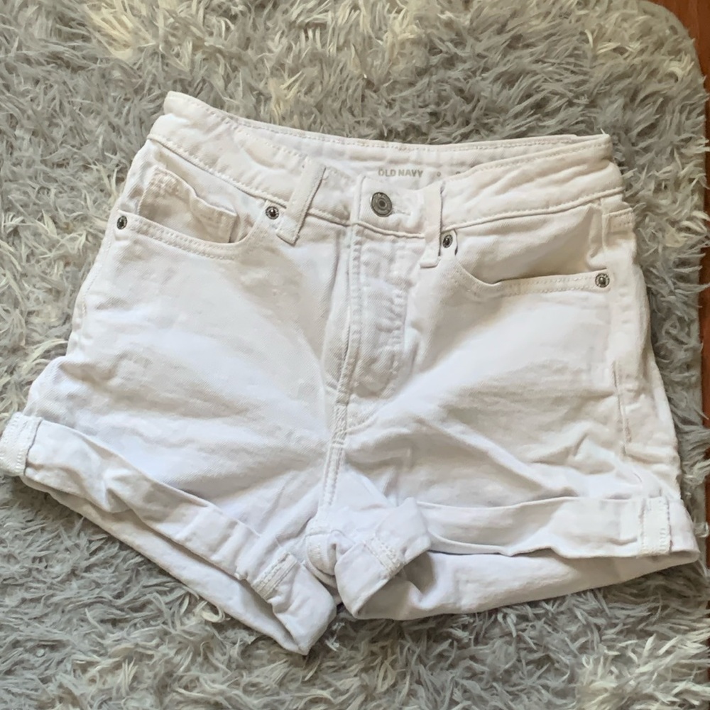 White old navy jean shorts